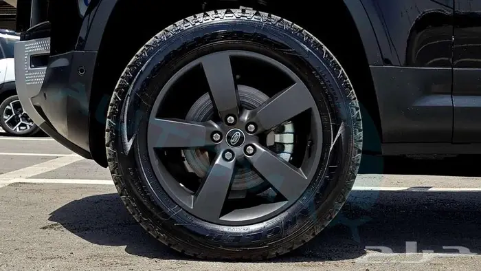 2025 LAND ROVER DEFENDER 110 S AWD GCC ضمان وصيانة الوكيل 35