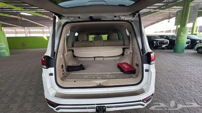 تويوتا لاندكروزر GXR L3 موديل 2023 متوفر كاش واقساط 3