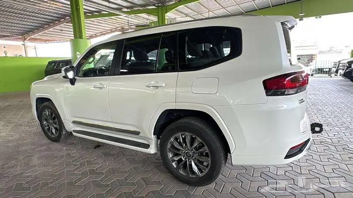 تويوتا لاندكروزر GXR L3 موديل 2023 متوفر كاش واقساط 2