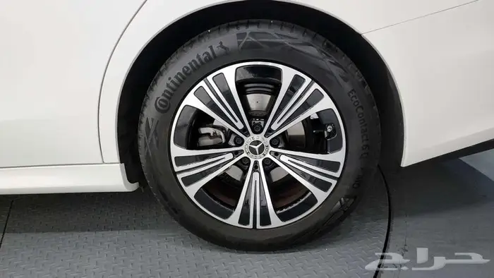 2025 Mercedes-Benz E-Class E200 6