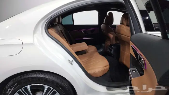 2025 Mercedes-Benz E-Class E200 17