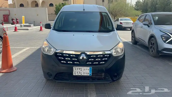 فان رينو دوكر 2022 نضيف جدا 4