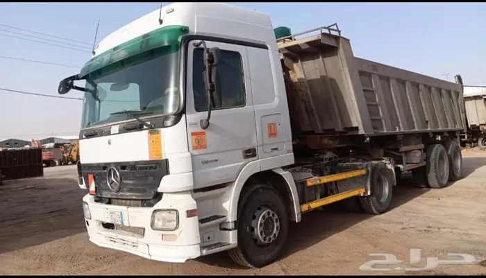 شاحنة أكترس 2008 مع الصندوق 4