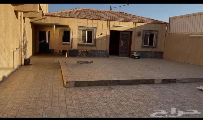 دور للبيع في حي الرويعيات قريب المسجد والمدارس 1