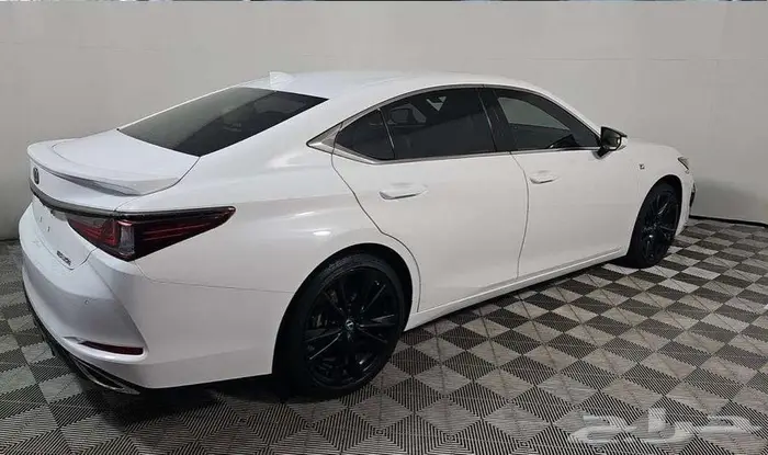 لكزس E350 موديل 2022 3