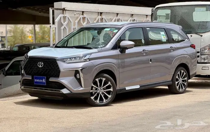 تويوتا فيلوز GLX 2025 ( بالنقد - التقسيط ) . 5