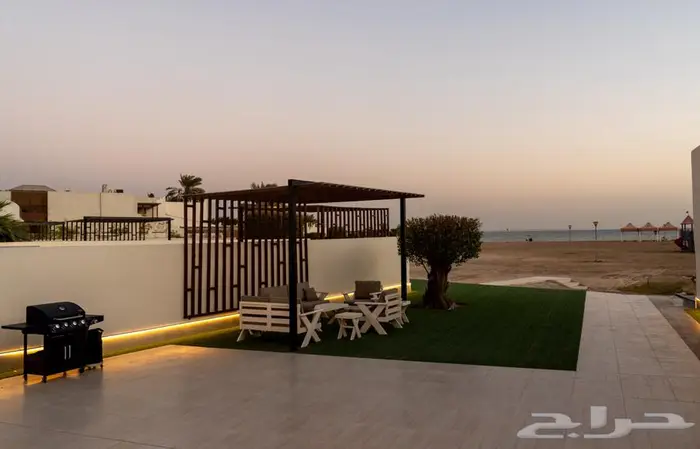 شاليه على البحر للايجار 4