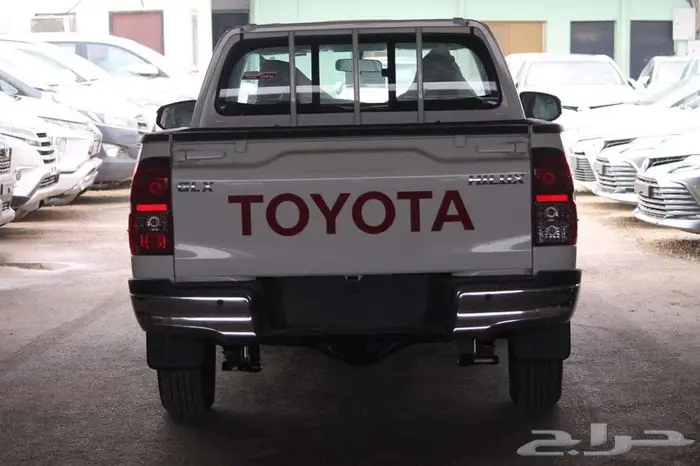 تويوتا هايلوكس GLX غمارة بنزين 2025 - عرض بنك الإنماء 4