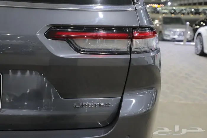 جيب جراند شيروكي ليمتد بانوراما جلد ستة سلندر موديل 2022 5