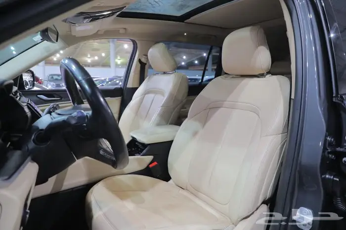 جيب جراند شيروكي ليمتد بانوراما جلد ستة سلندر موديل 2022 13