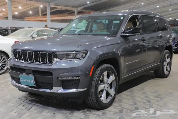 جيب جراند شيروكي ليمتد بانوراما جلد ستة سلندر موديل 2022 2