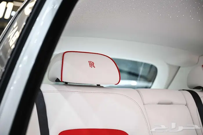 شركة لبريمي لسيارات رولز رويس كولينان 15