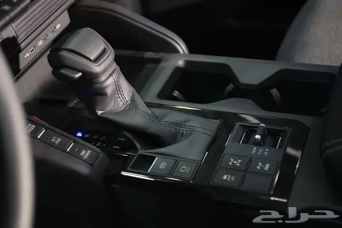 برادو 2024 اصفار ابيض ستاندر 14