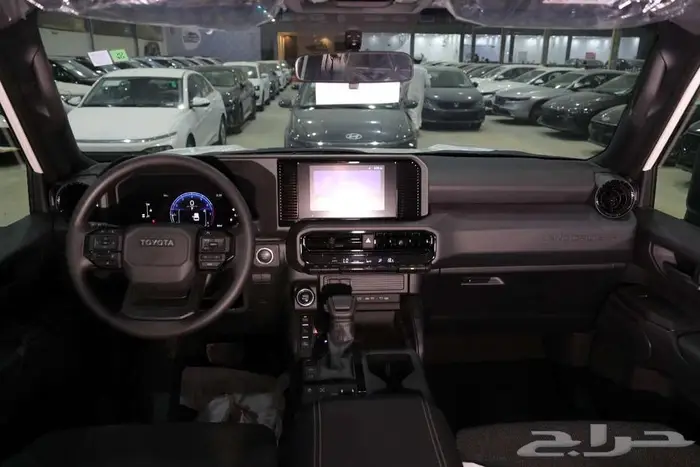 برادو 2024 اصفار ابيض ستاندر 17