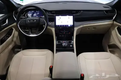 جراند شوروكي لايردو ستاندر 5 و 7 مقاعد index