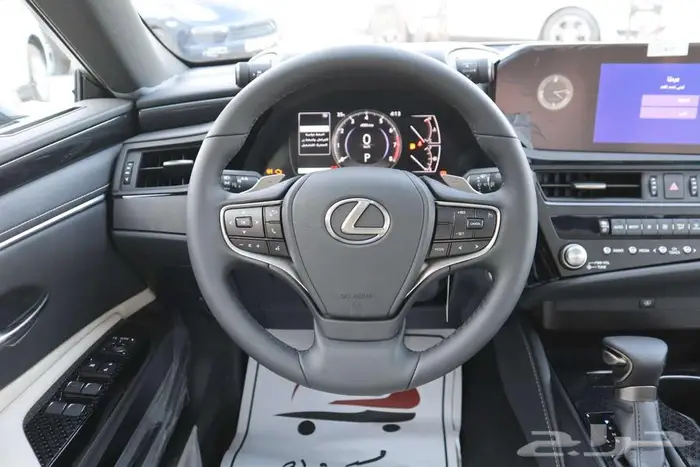 لكزس ES250 AA استندر 2025 11