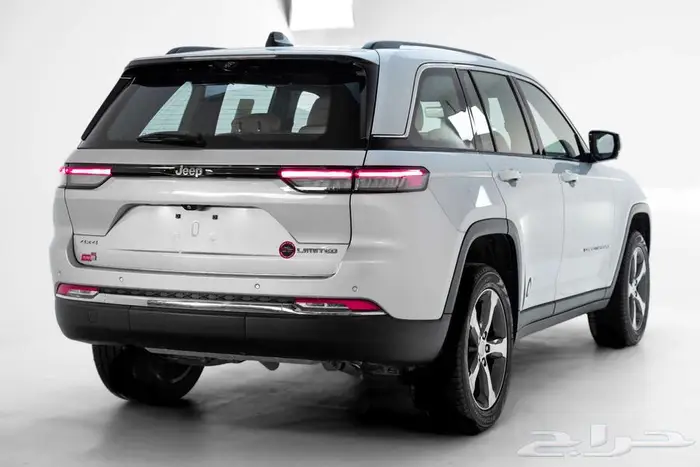 جيب شيروكي 2023 اقلل سعر عند هلا كااار 2