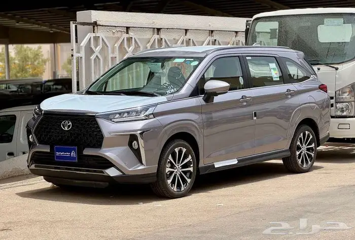 تويوتا فيلوز GLX 2025 ( بالنقد - التقسيط ) . 3