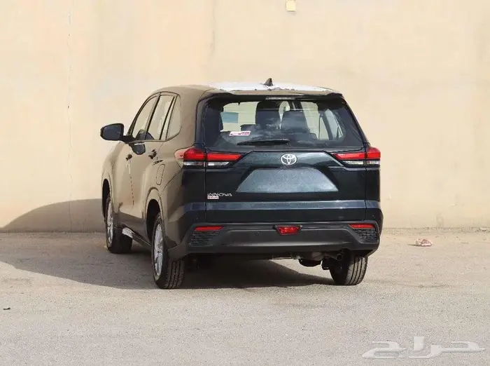 تويوتا انوفا بنزين GLموديل 2024 14