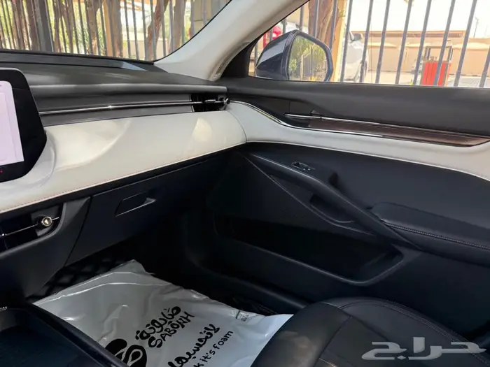 فورد توروس تتانيوم بانوراما أعلى فئة 13