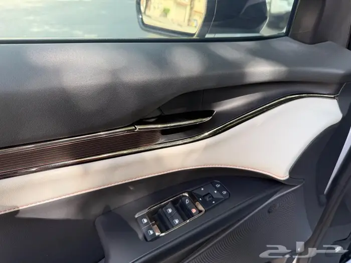 فورد توروس تتانيوم بانوراما أعلى فئة 15