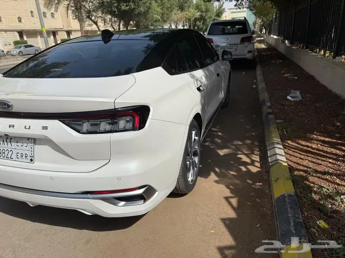 فورد توروس تتانيوم بانوراما أعلى فئة 4