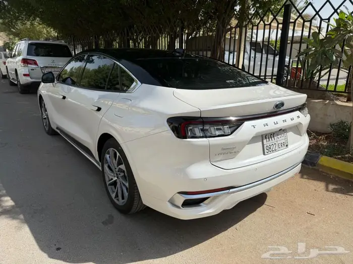 فورد توروس تتانيوم بانوراما أعلى فئة 5