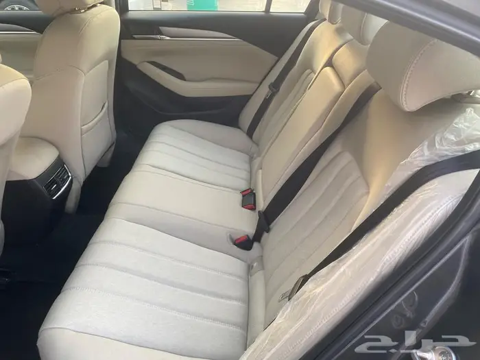 للبيع مازدا 4