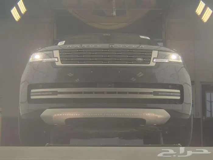 2025 Land Rover Range Rover SE LWB w 7-Passenger Seating 4