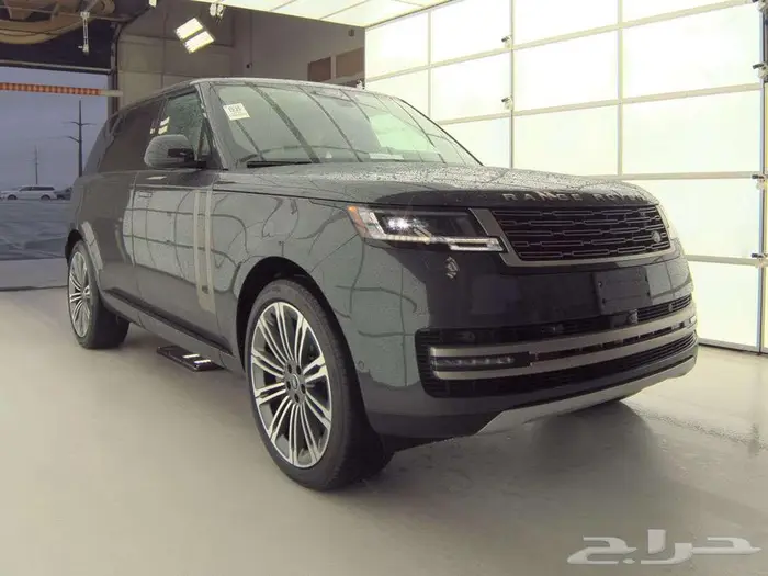 2025 Land Rover Range Rover SE LWB w 7-Passenger Seating 3