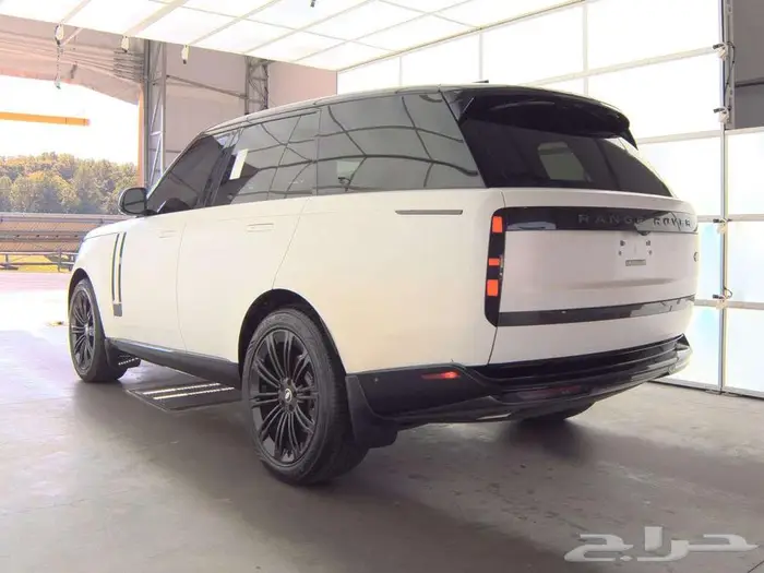 2023 Land Rover Range Rover SE 7