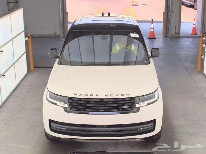 2023 Land Rover Range Rover SE 3