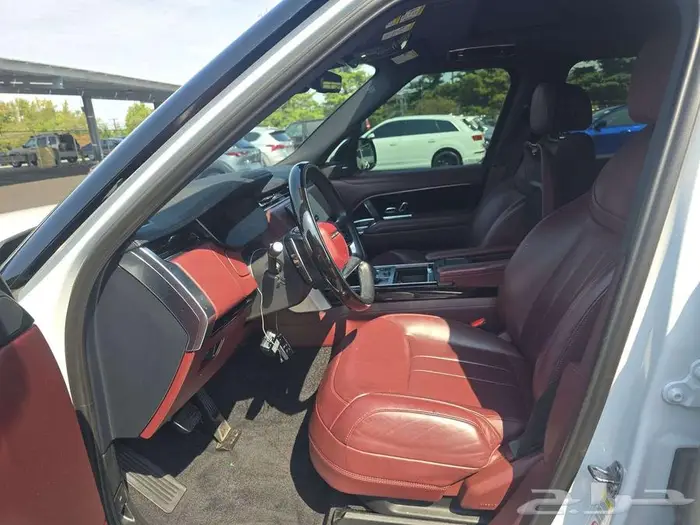 2023 Land Rover Range Rover SE 9