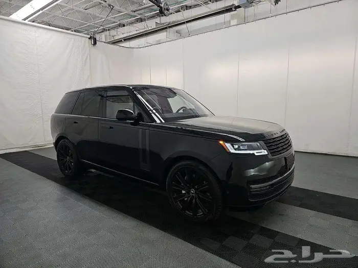 2023 Land Rover Range Rover SE عرض مميز 3