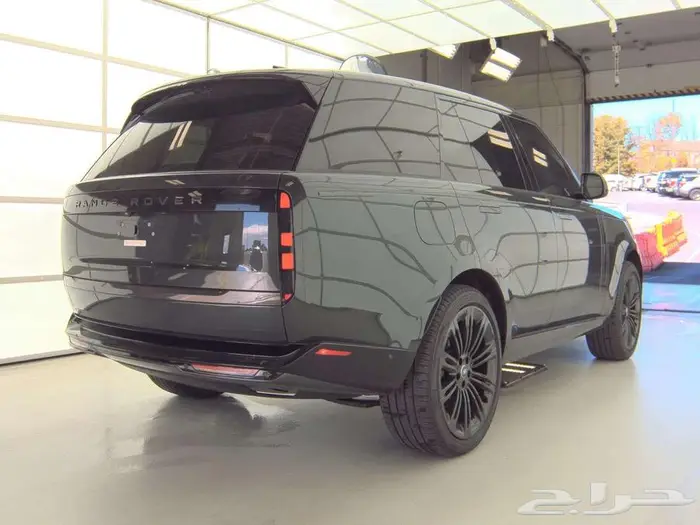 2025 Land Rover Range Rover SE 4