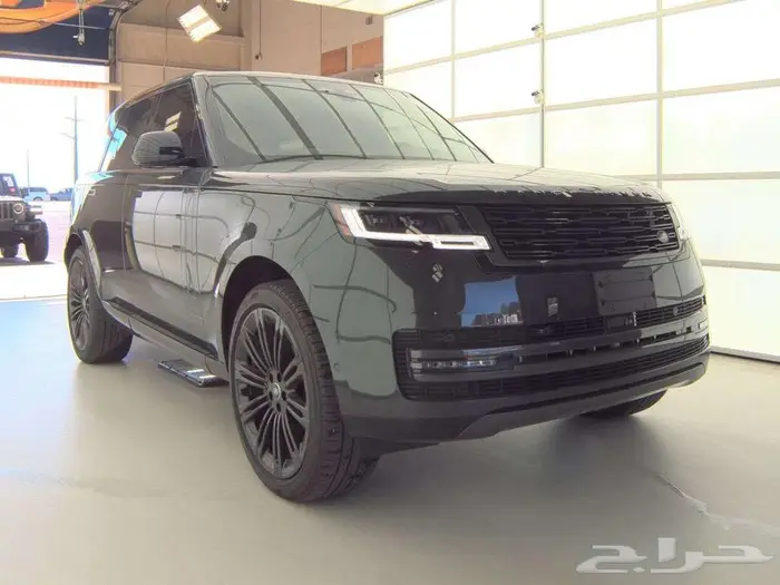 2025 Land Rover Range Rover SE 2