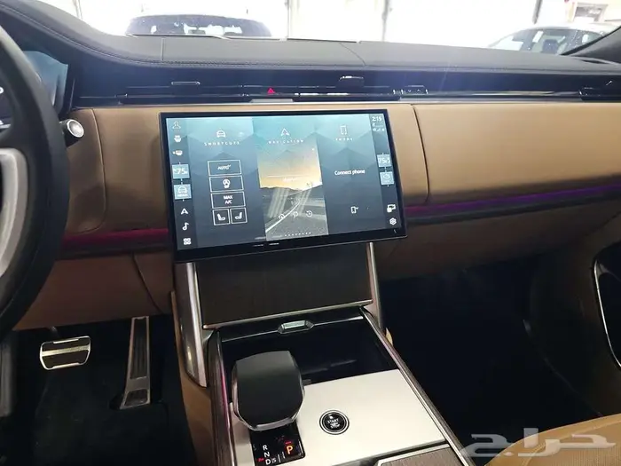 2025 Land Rover Range Rover SE 16