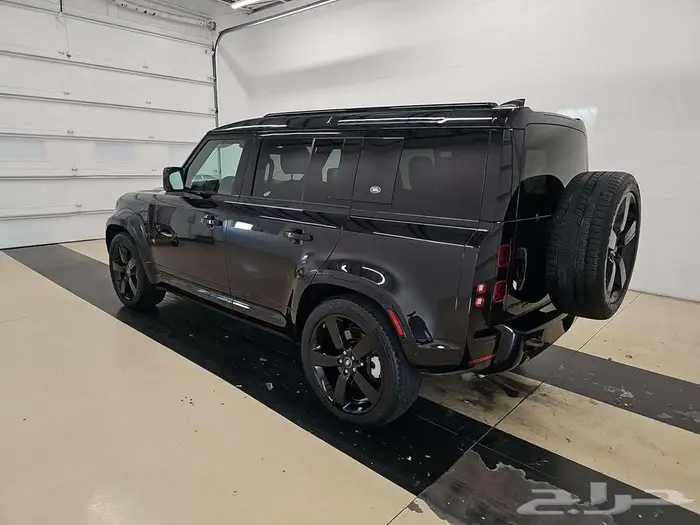 2023 Land Rover Defender 110 X-Dynamic SE 5