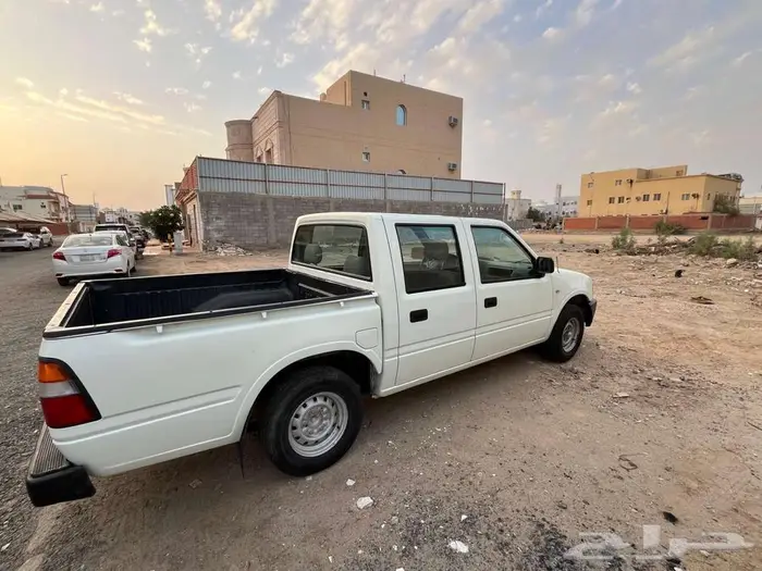 للبيع بيك اب ايسوزو 2002 1