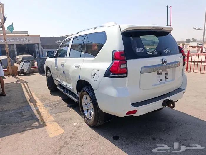 برادو 2018 نظيف للبيع 6