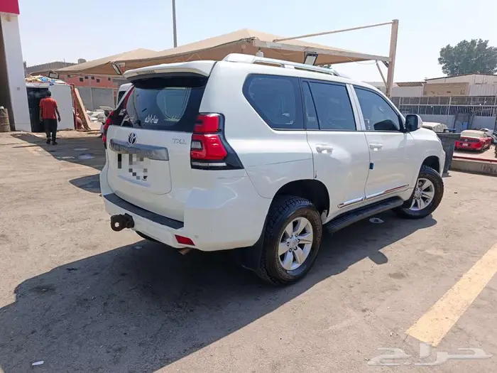 برادو 2018 نظيف للبيع 4