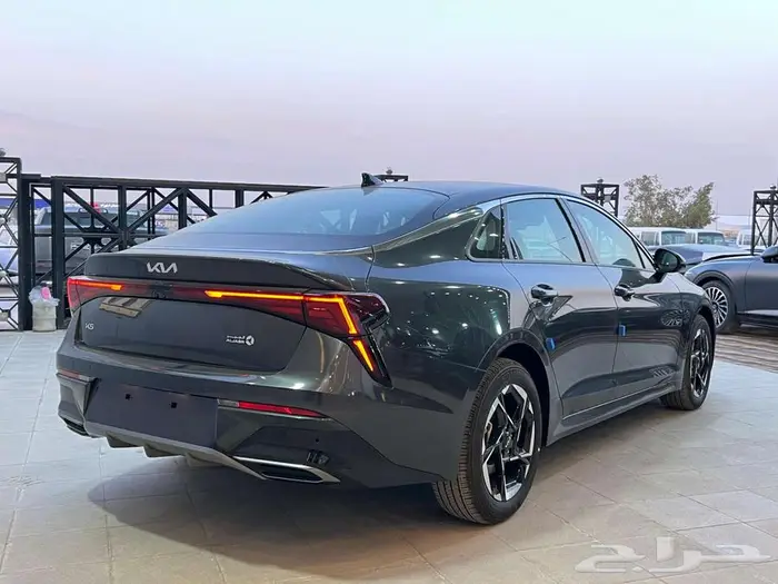 كيا K5 2025 1