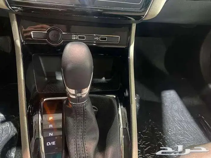 ام جي 5 الشكل القديم موديل 2025 أبيض -فضى -أسود 8