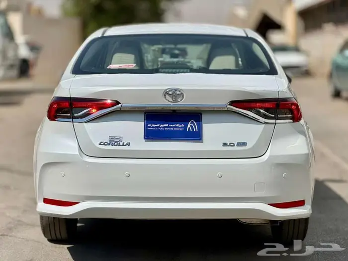 كورولا 2025   فئات XLI 2.0 و 1.5 بجميع أنواعها 8