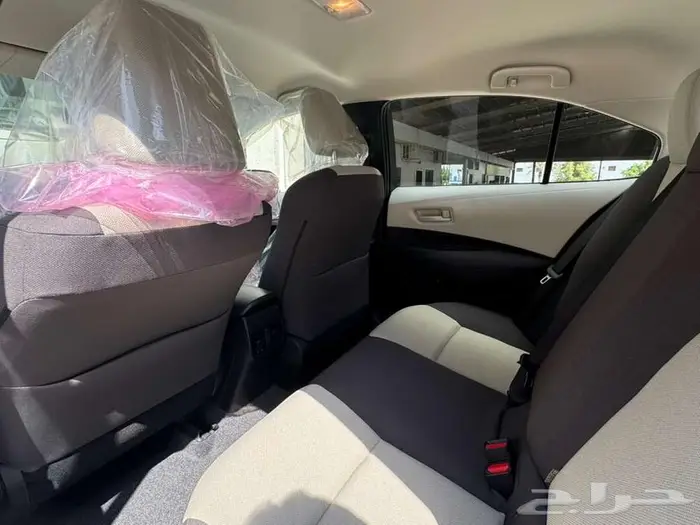 كورولا 2025   فئات XLI 2.0 و 1.5 بجميع أنواعها 10