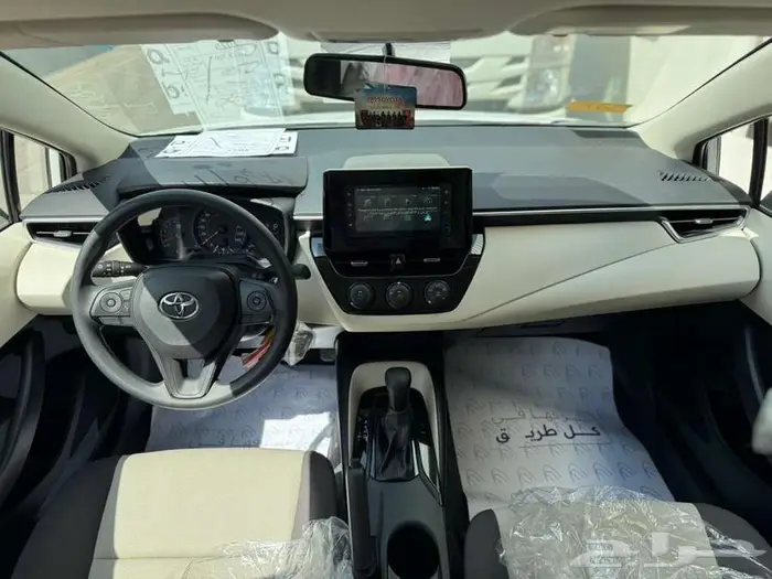 كورولا 2025   فئات XLI 2.0 و 1.5 بجميع أنواعها 13
