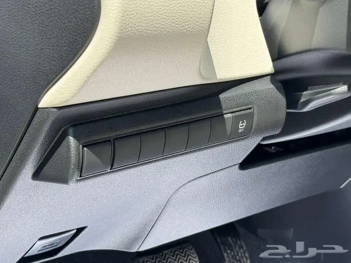 كورولا 2025   فئات XLI 2.0 و 1.5 بجميع أنواعها 19