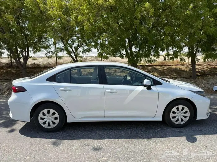 كورولا 2023 العداد 65 ألف بحاله ممتازه عبداللطيف جميل 4