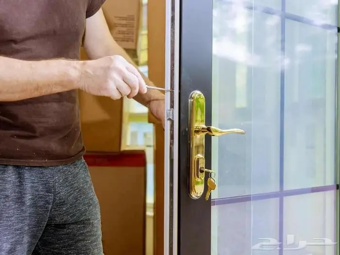 فك أبواب مقلقه منزليه تركيب ستاير صيانه غرف النوم 2