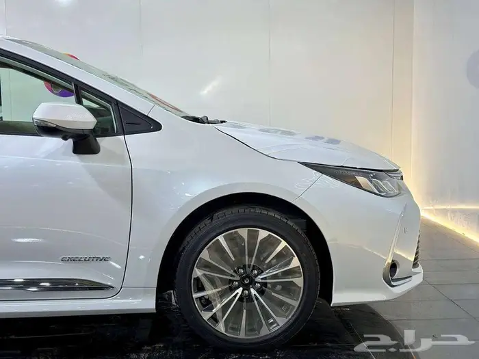 تويوتا كورولا 2.0 فتحت سقف 2025 4